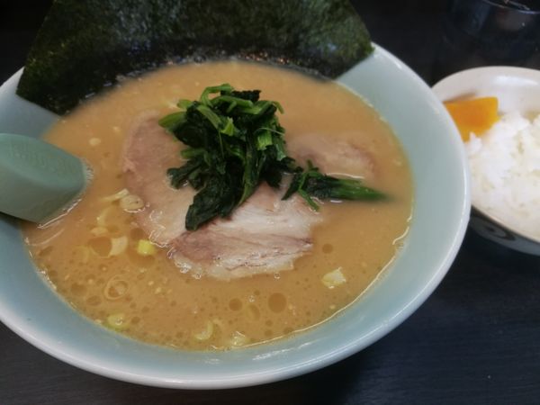 「ラーメン並700円」@千家 上川井店の写真