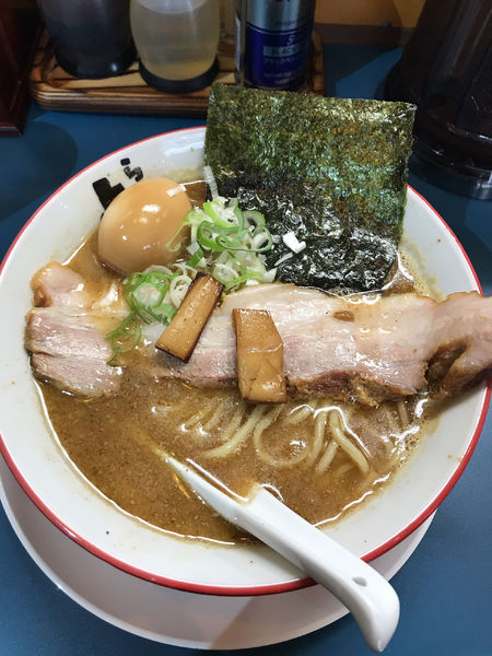 「よし丸らーめん＋味玉　¥900」@らーめん よし丸の写真