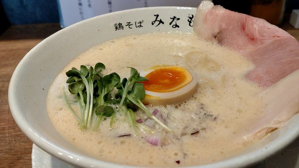 「鶏白湯そば（醤油）900円税込」@鶏そば みなもの写真