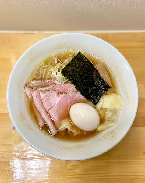 「醤油らぁめん + 全部のせ」@らぁめん篠﨑の写真