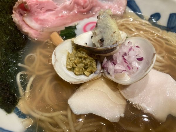 「蛤醤油トリュフバターらぁ麺」@貝と煮干し、時々濃厚の写真