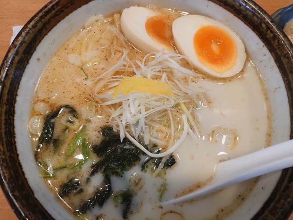 「俺流熟成塩ラーメン　味玉トッピング」@俺流塩らーめん 東急本店前の写真