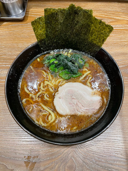 「BLACKラーメン(900円)」@横浜家系ラーメン 銀家 川崎銀柳街店の写真