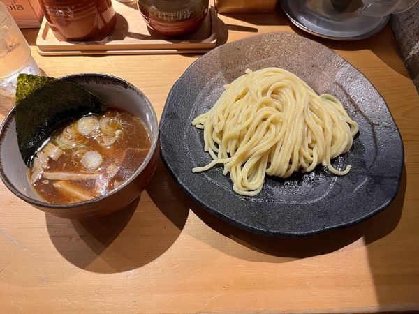 「つけ麺・並盛り 860円」@つけ麺屋 やすべえ 西池袋店の写真