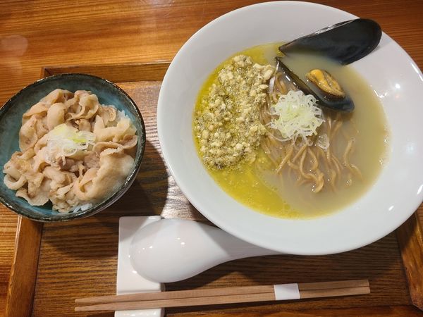 「かけ蕎麦と豚丼」@むかんの写真