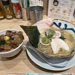 蛤醤油らぁ麺　豚角煮ご飯