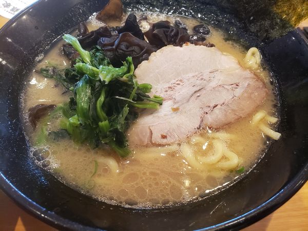 「ラーメン＋キクラゲ」@ラーメン銀家 戸塚店の写真