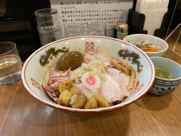 「チャーシュー油そば、ローストニンニク、味玉」@MENクライの写真
