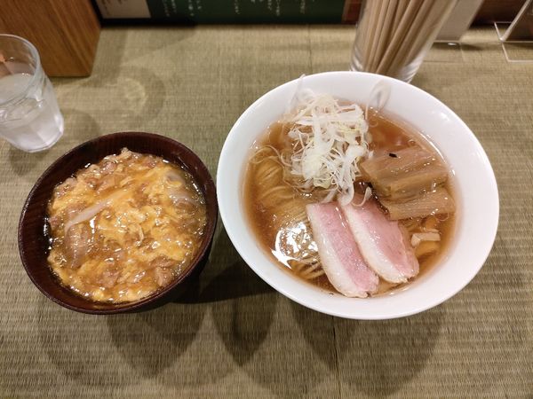 「鴨らーめんto小親子丼　国産丸太白葱＋国産軟白葱笹打ち」@らーめん 鴨to葱の写真