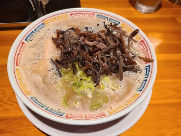 「博多豚骨ラーメン+キクラゲ」@とんこつ らい斗の写真