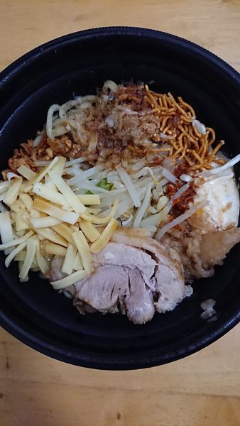 「まぜそば+チーズ」@ジャンクガレッジ フォレオ菖蒲店の写真