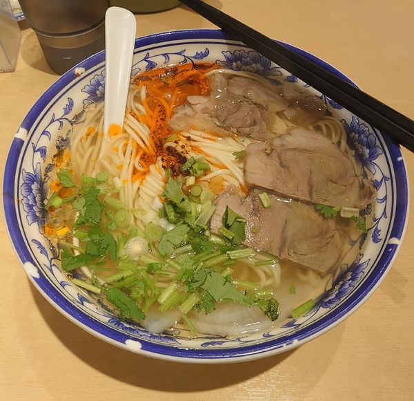 「蘭州拉麺(880円)」@中国蘭州牛肉拉麺 蘭少爺の写真