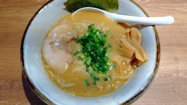 「らーめん(¥850)」@風雲児 東京ラーメン横丁店の写真