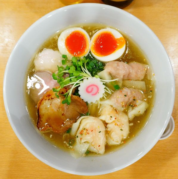 「塩ワンタン麺＋半塾煮玉子＋瓶ビール」@麺屋 木ノ下の写真