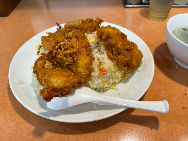 「ラーメン・チキンチャーハン」@ラーメン新世 本店の写真