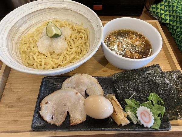 「6月限定・冷やしすだちおろしぶっかけ麺・全部」@らぁめん 麺彩家の写真