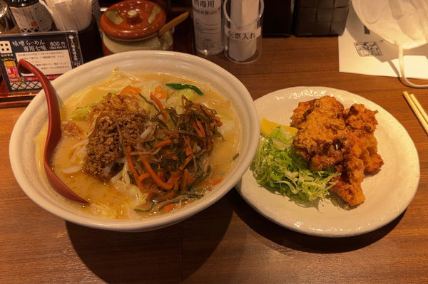 「福島味噌野菜らーめん 味噌唐揚げ」@麺場 田所商店 千葉北店の写真