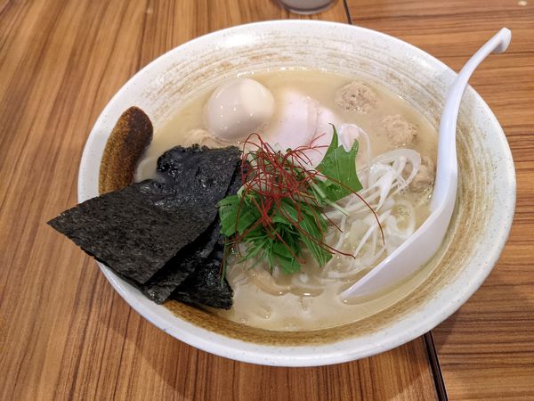 「特製濃厚鶏白湯そば」@濃厚鶏そば 麺屋武一 新橋本店の写真