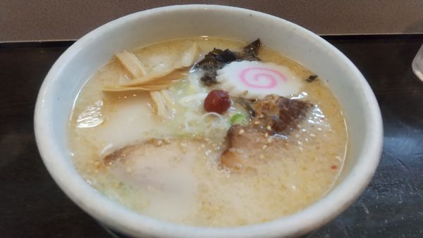 「しおらーめん950円」@らーめん 山頭火 渋谷店の写真