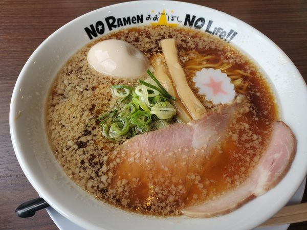 「味玉醤油ラーメン８８０円」@おおぼし 松本駅ビル店の写真