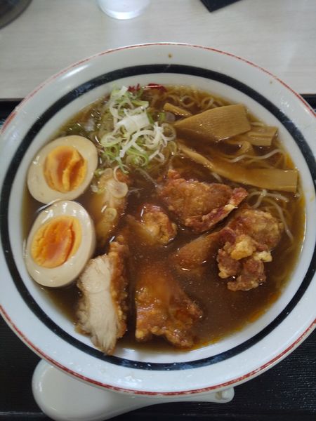 「唐揚らーめん（味玉付き）」@しなき 扶桑店の写真