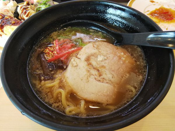 「【限定】博多とんこつラーメン　※サービス券で３４５円」@かっぱ寿司 大町店の写真