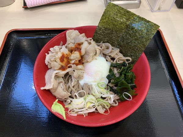 「肉富士そば(590円)」@名代 富士そば 西小山店の写真