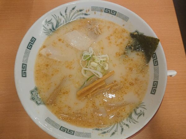 「とんこつラーメン（４５０円）」@日高屋 上野店の写真