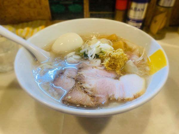 「背脂醤油(¥950)+味玉(¥100)」@塩生姜らー麺専門店 MANNISH 浅草店の写真