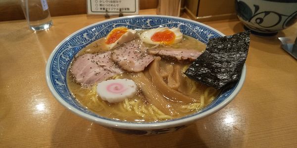 「特製中華そば」@中華そば 青葉 大宮東口店の写真