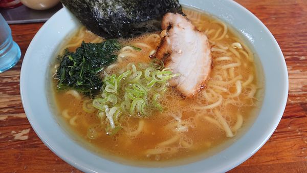 「ラーメン（太麺）+大盛」@栃木家の写真