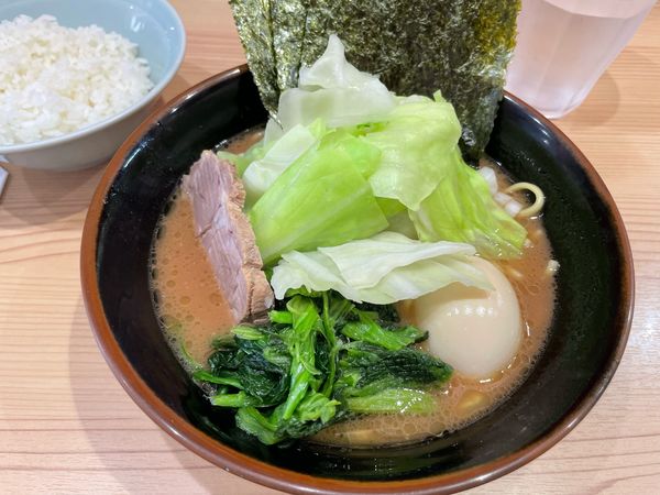 「キャベツ並　味玉　ライス(無料)」@漢ラーメン 室の写真