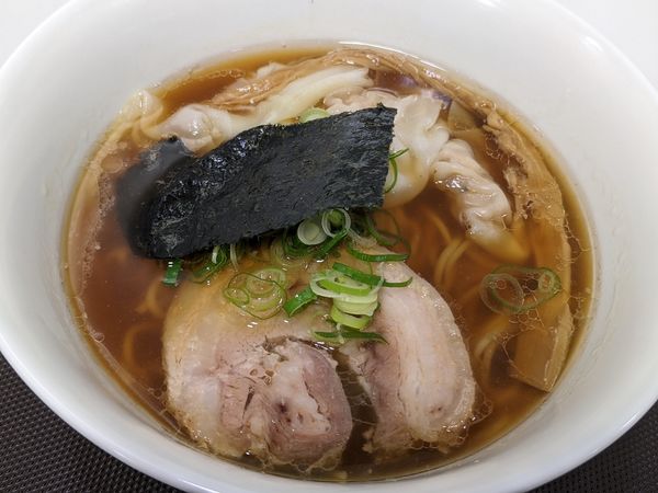 「醤油ワンタン」@支那そばや 本店の写真