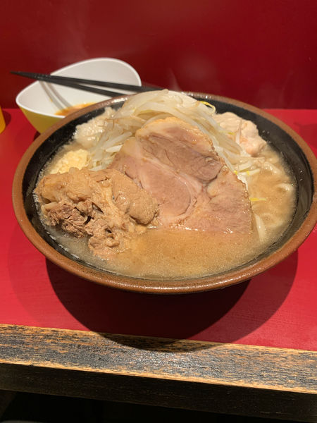 「小ラーメン　生卵」@ラーメン二郎 荻窪店の写真