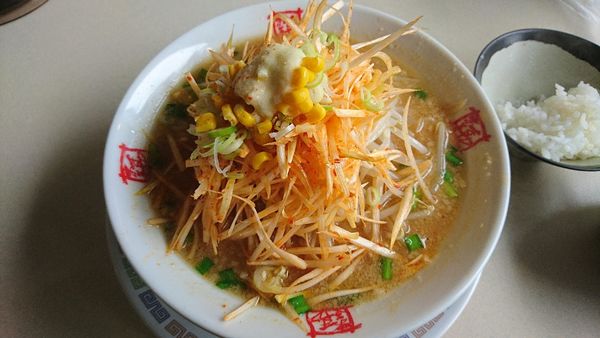 「ネギ味噌ラーメン+もつ煮1135円」@おおぎやラーメン 日光店の写真
