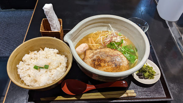 「銀笹らーめん 白醤油」@麺処 銀笹の写真