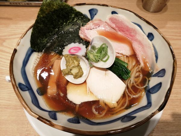 「蛤と煮干しの醤油らぁ麺　　1000円」@貝と煮干し、時々濃厚の写真