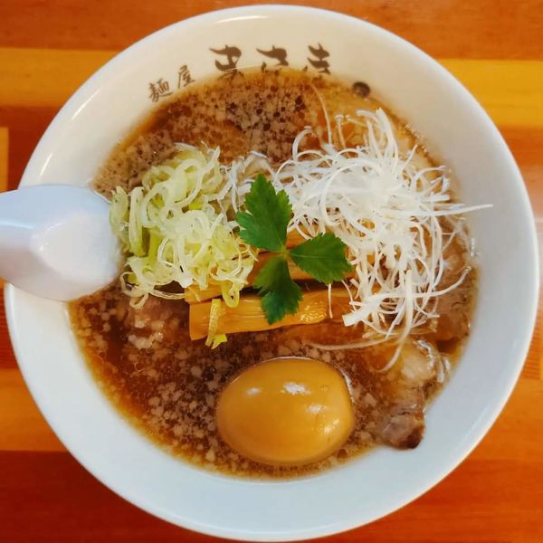 「醤油チャーシュー麺 (背脂あり)1000円」@麺屋 まさきの写真