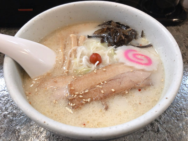 「しおらーめん」@らーめん 山頭火 五反田店の写真