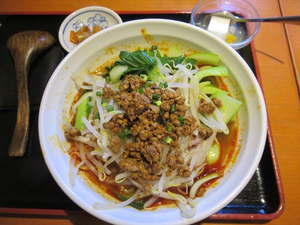 「麻辣刀削麺（980円）」@青山一品 中野坂上店の写真