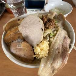 肉ラーメン醤油、肉増し