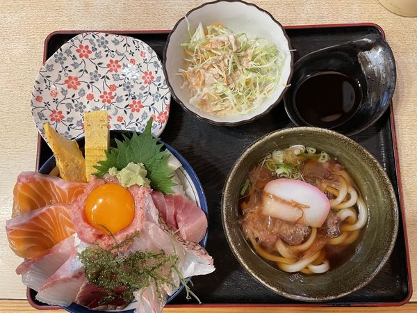 「海鮮丼（並）　￥１１００」@味福の写真