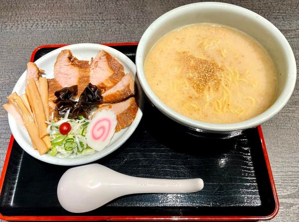 「特選とろ肉 らーめん（しお）」@らーめん山頭火 旭川本店の写真