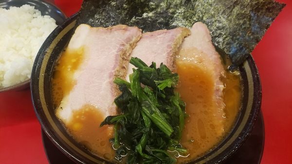 「チャーシューメン＋ライス」@柏 王道家の写真
