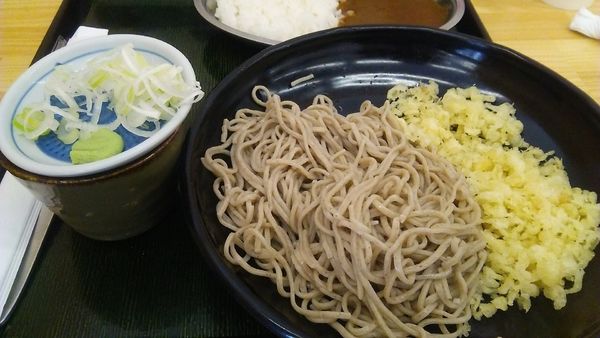 「冷したぬきそば 430円＋ミニカレー 180円」@そばうどん 都夢の写真