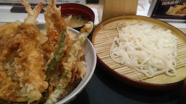 「天丼小うどんセット 750円」@天丼てんや 日暮里店の写真