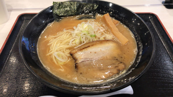 「鶏豚骨ラーメン　￥780」@豚骨一燈 アリオ葛西店の写真