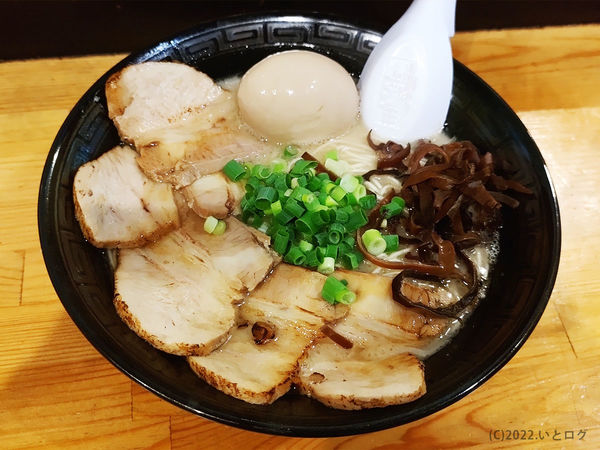 「長浜チャーシューメン（＋味玉子）」@万力屋 山梨店の写真