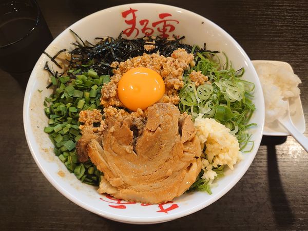 「神豚まぜそば」@ラーメン・つけ麺 まる重の写真