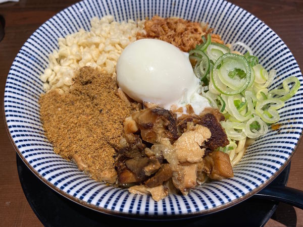 「煮干しまぜそば：880円」@無添加ラーメン専門 だしと麺の写真